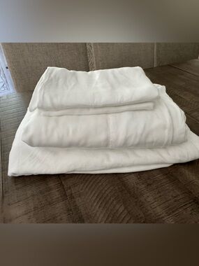 COZY EARTH BAMBOO WHITE KING SET. Washed 5x.